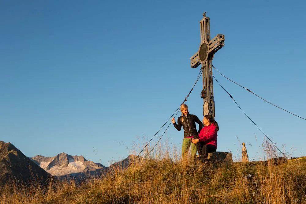 Sonnenaufgangstour zum Gipfelkreuz – Edenlehengut in Krimml