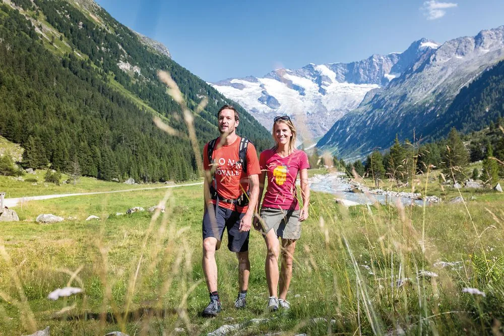 Wanderer im Krimmler Tal – Edenlehengut in Krimml
