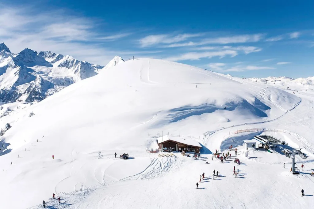Tiefverschneite Gipfel in der Zillertal Arena – Edenlehengut in Krimml
