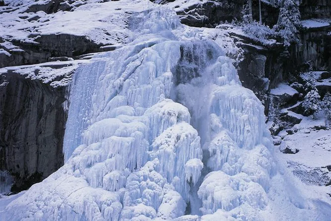 Vereister Krimmler Wasserfall – Edenlehengut in Krimml